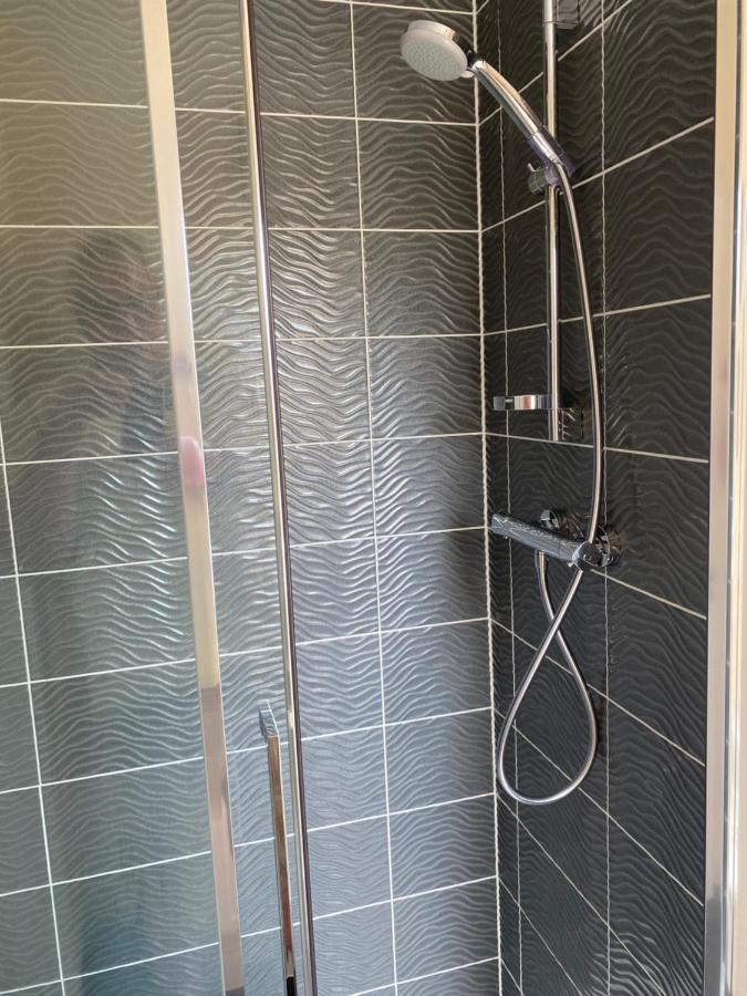 Wellington View One En Suite Shower And Super King Bed Exteriör bild